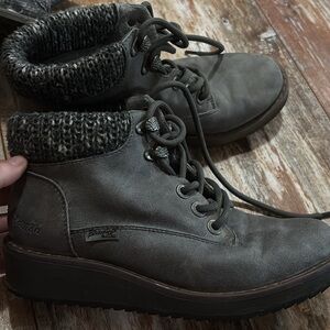 Earth Women's Charcoal Lace Up Boots